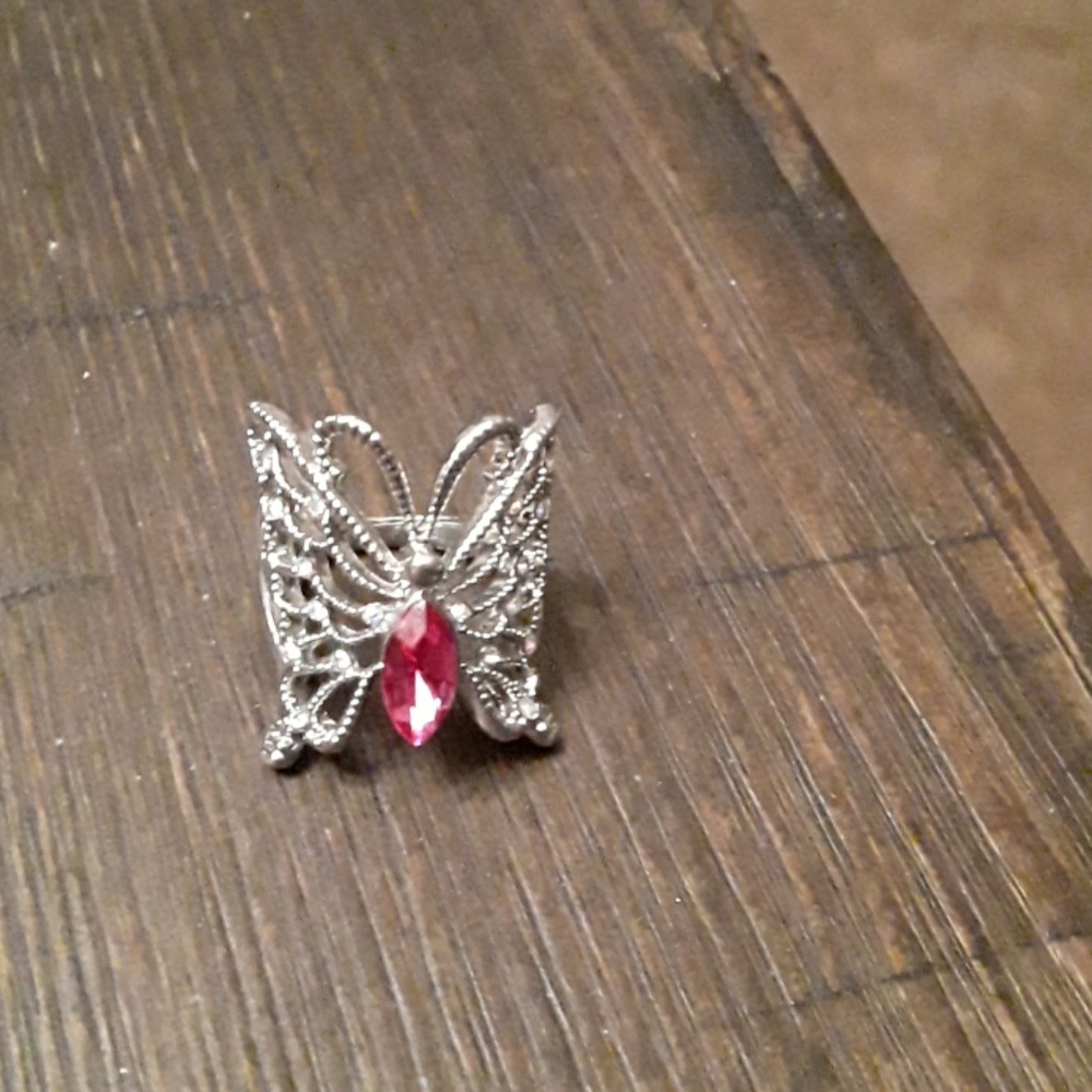 Butterfly ring